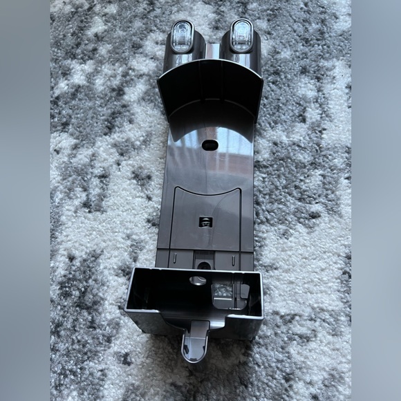 Dyson Charging Station - Picture 9 of 15